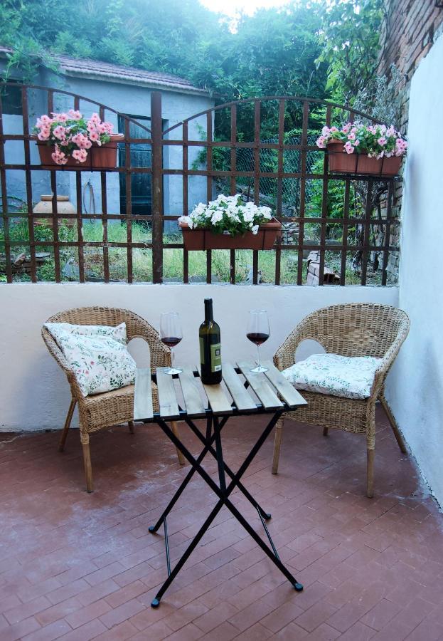 Casa Di Canfreo Лари Экстерьер фото